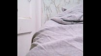 hd 18летнюю сестру застукали на скрытой банке в туалете sex