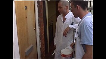 hd ゲイ英語の建築現場の男ストレートとバイメンが一緒に兼ねるtriga films sex
