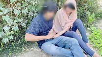 hd 彼女のボーイフレンドとジャングルで犯されたヒジャーブデジの女の子 sex