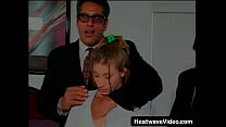 hd очевидно что молодая девушка неопытна в анальном сексе не говоря уже о том чтобы ее трахали в обе дырки одновременно sex