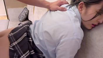 hd 아름다운 작은 가슴을 가진 일본 십대는 그녀의 꽉 젖은 면도 음부를 큰 거시기에 깊이 두드리고 있습니다 빌어먹을 하드 도그 스타일 일본 아마추어 18yo 포르노 sex