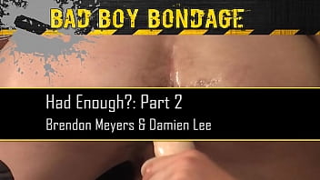 hd damian tem sua bunda apertada recheada com um brinquedo enquanto está amarrado sex