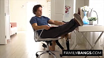 hd familybangscom kitty playing with her stepbrother robby echo kristen scott sex