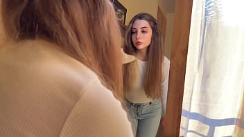 hd я собираюсь убраться в доме нового клиента я не хотела идти но я была нужна моему боссу клиент застал меня врасплох и sex