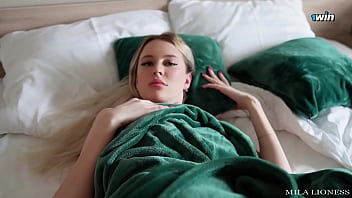hd the stepmother asked not to bother her after the club but no i want her to taste my dick sex
