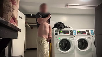 hd みでぃ public nudity while i stroke almost caught sex