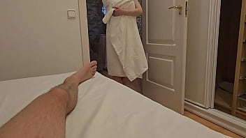 hd pov моя девушка выходит из душа мокрая и хочет чтобы ее жестко трахали пока она не кончит sex