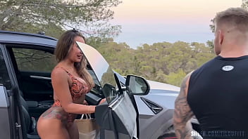 hd conheci uma milf latina em uma praia de ibiza e eu a fodi com força na minha lamborghini la paisita sex