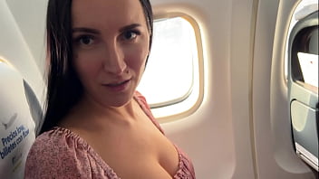 hd 飛行機で隣の席の見知らぬ男とセックスした sex