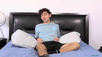 hd boycrush бисексуал картер форд дрочит свой член перед камерой sex