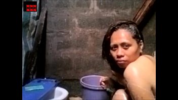 hd filipina girl doing bath seducing in cam nice tits and pussy sex